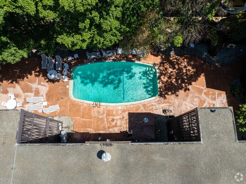 710 Laurel Ave, San Mateo, CA à vendre - Photo de l’immeuble – Image 3 sur 17