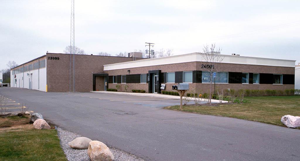 23999-24001 Telegraph Rd, Southfield, MI à louer Photo de l’immeuble– Image 1 sur 6