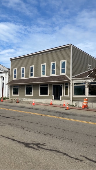 29 Commercial St, Angola, NY à louer - Photo intérieure – Image 1 sur 8