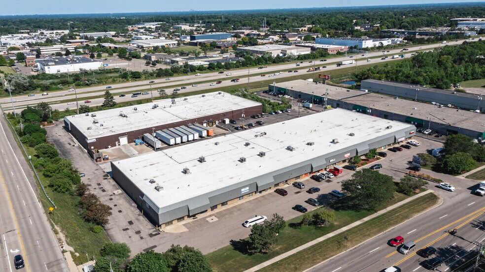 24120-24168 Haggerty Rd, Farmington Hills, MI à louer - Photo de l’immeuble – Image 3 sur 9