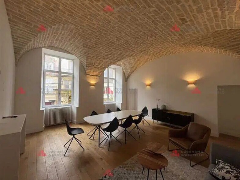 Bureau dans Dijon à louer - Photo de l’immeuble – Image 2 sur 5