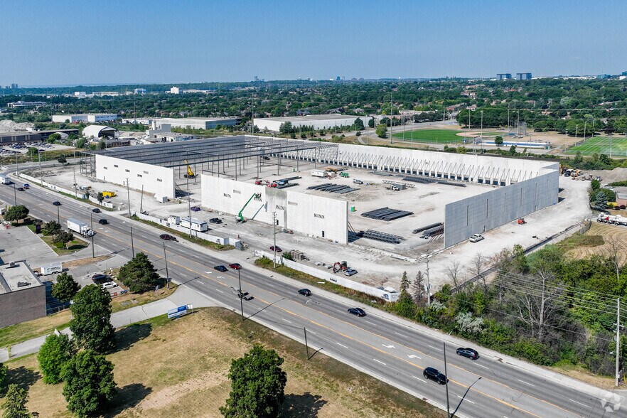 2645 Royal Windsor Dr, Mississauga, ON à louer - Photo principale – Image 1 sur 1