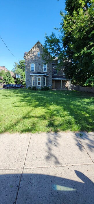 Plus de détails pour 723 E Church Ln, Philadelphia, PA - Santé à vendre