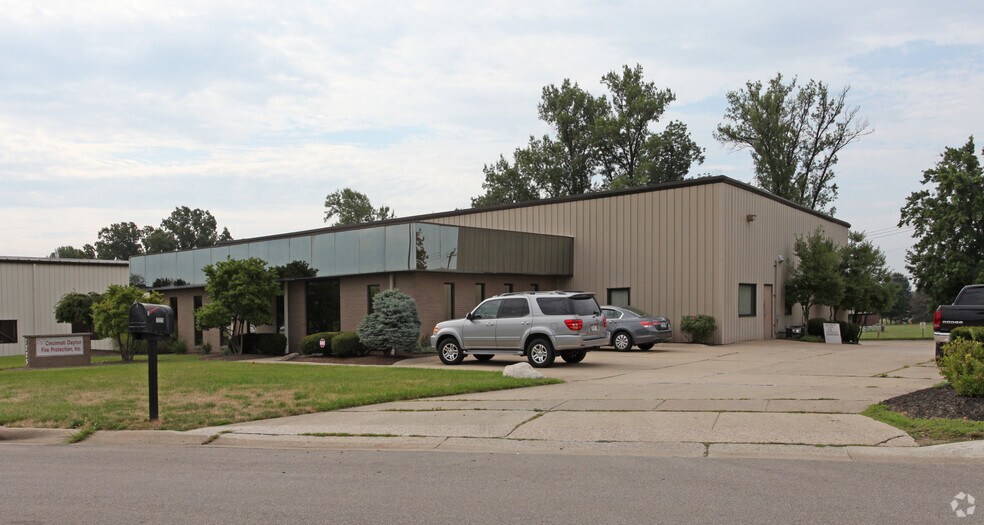 7225 Edington Dr, Cincinnati, OH à louer - Photo de l’immeuble – Image 2 sur 4
