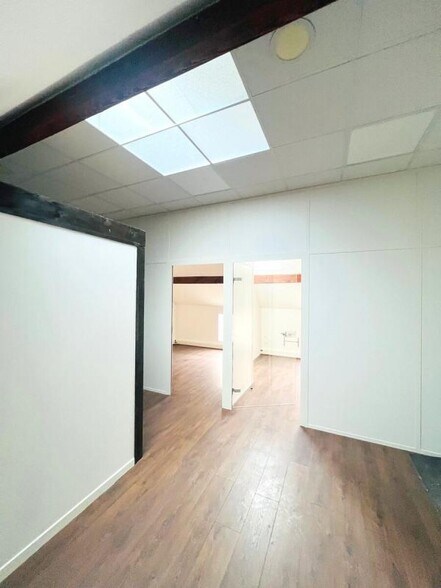 Bureau dans Noisy-le-Roi à louer - Photo intérieure – Image 2 sur 4