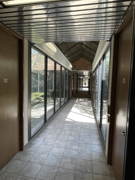 3805 E Main St, St Charles, IL à louer - Photo intérieure – Image 2 sur 10