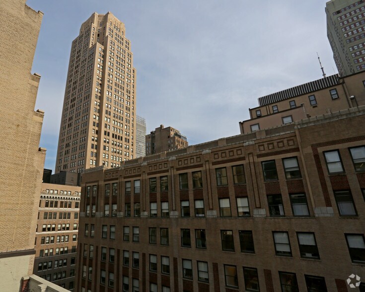 148 W 37th St, New York, NY à louer - Photo de l’immeuble – Image 3 sur 18