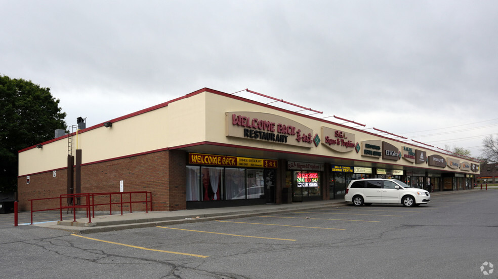 2090 Robertson Rd, Ottawa, ON à louer - Photo de l’immeuble – Image 3 sur 8