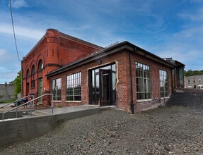 1801 E Oliver St, Baltimore, MD à louer Photo de l’immeuble– Image 1 sur 20