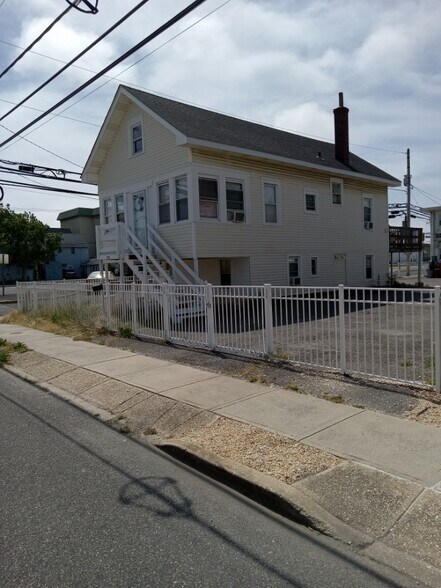 201 Blaine Ave, Seaside Heights, NJ à vendre - Photo de l’immeuble – Image 2 sur 12