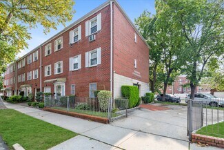 Plus de détails pour 2815 Bayside Ln, Flushing, NY - Bureau à vendre