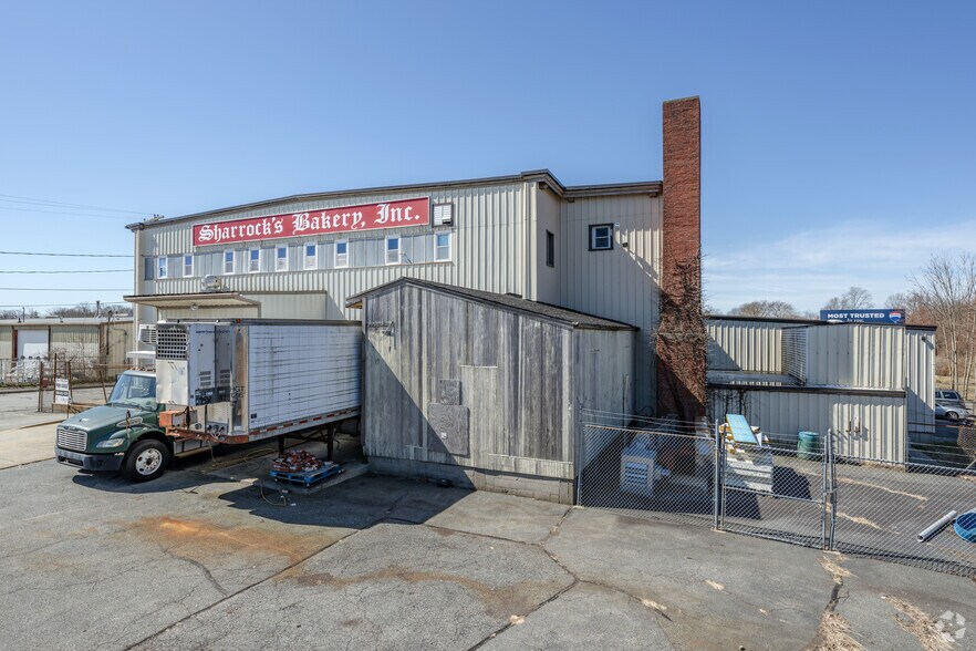 135 Potter St, New Bedford, MA à louer - Photo de l’immeuble – Image 3 sur 6