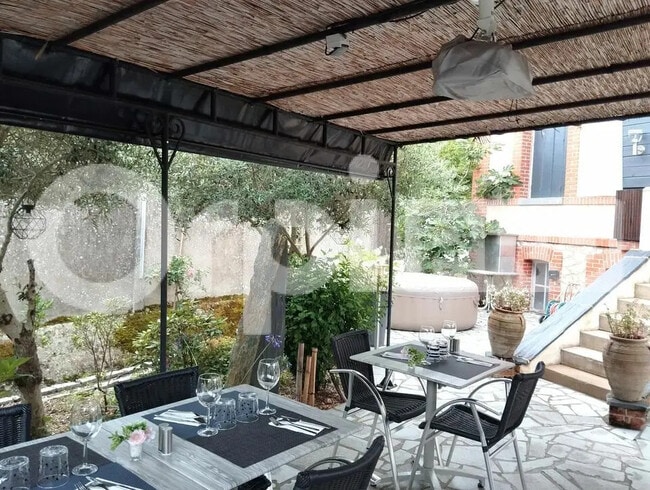 Plus de détails pour Local commercial à vendre