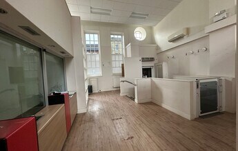 17 Market Pl, Blandford Forum à louer Photo intérieure– Image 1 sur 11