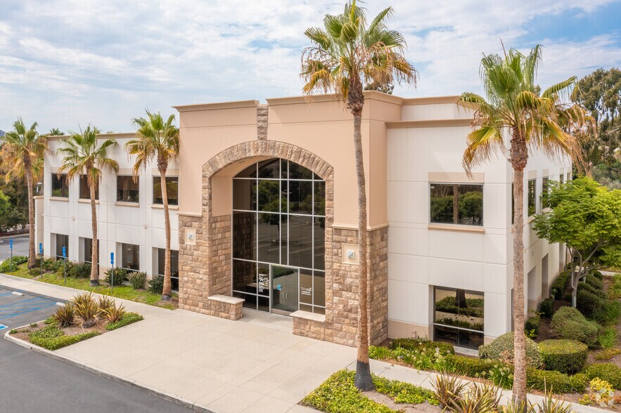 1201 Puerta del Sol, San Clemente, CA à louer - Photo de l’immeuble – Image 3 sur 8