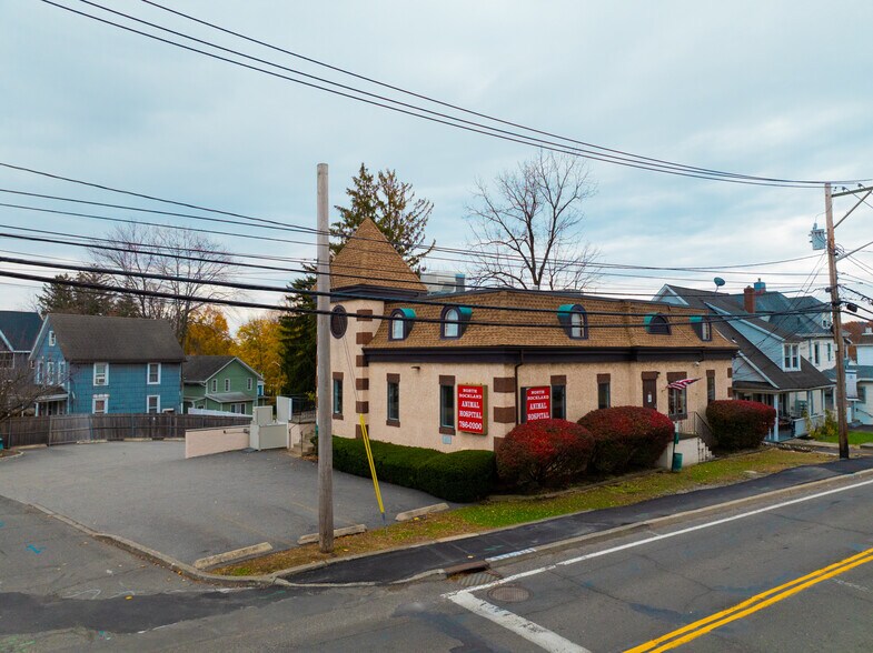 18 N Liberty Dr, Stony Point, NY à vendre - Photo de l’immeuble – Image 2 sur 6