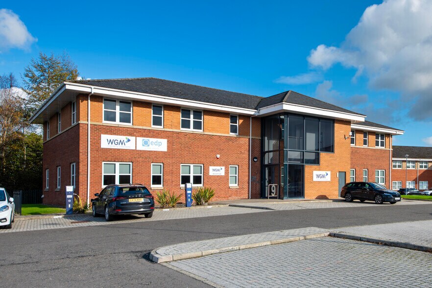 9 Deer Park Ave, Livingston à louer - Photo de l’immeuble – Image 1 sur 5