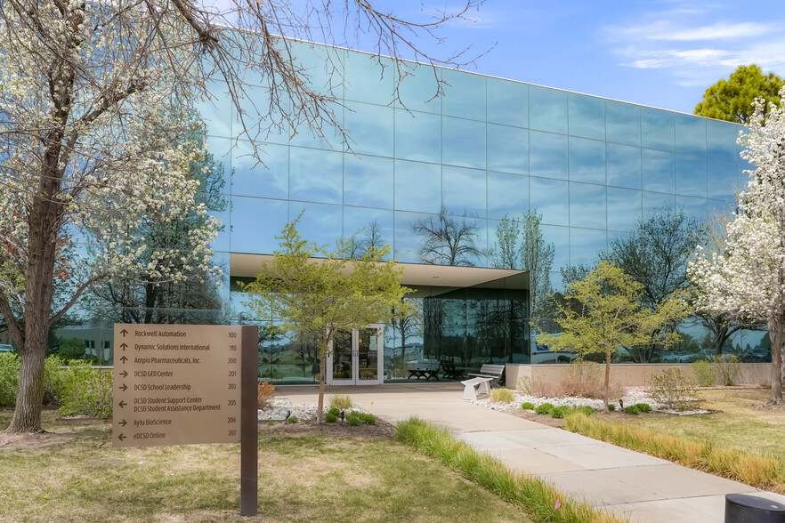 373 Inverness Pkwy, Englewood, CO à louer - Photo de l’immeuble – Image 3 sur 14