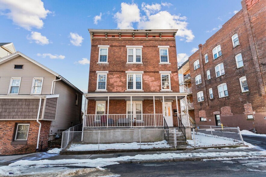 971 Bank St, Waterbury, CT à vendre - Photo de l’immeuble – Image 2 sur 2