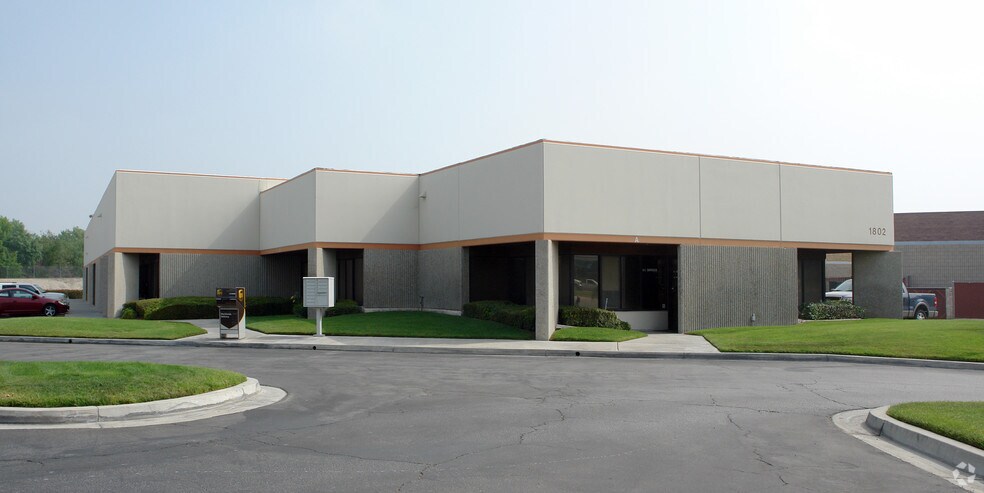 1802 Commercenter West, San Bernardino, CA à vendre - Photo principale – Image 1 sur 3