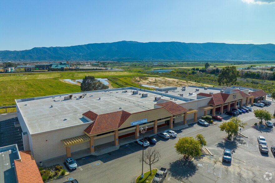 2495-2505 E Lakeshore Dr, Lake Elsinore, CA à louer - Aérien – Image 3 sur 7