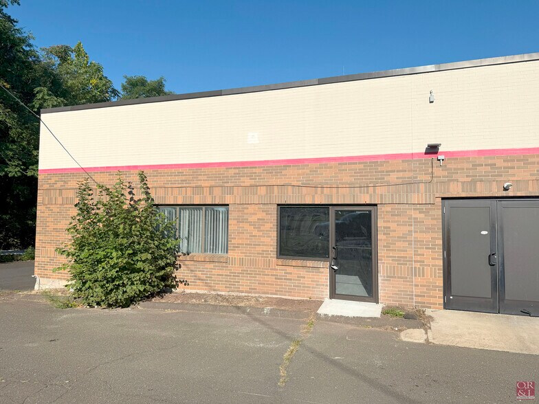 373 E Main St, Middletown, CT à louer - Photo de l’immeuble – Image 2 sur 2