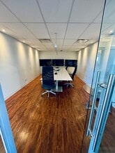 2-14 Boul Désaulniers, Saint-lambert, QC à louer Photo intérieure– Image 2 sur 7