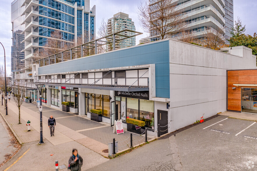 4447-4459 Lougheed Hwy, Burnaby, BC à louer - Photo principale – Image 1 sur 4