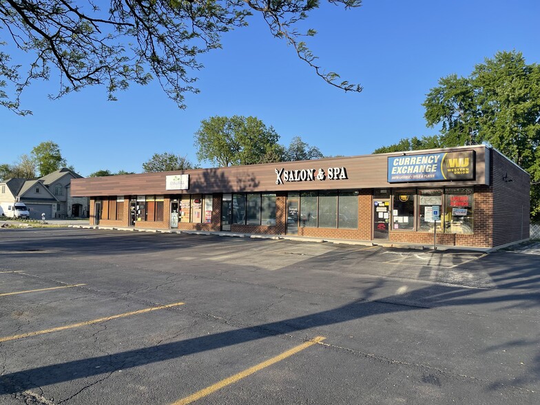9901-9911 S Roberts Rd, Palos Hills, IL à louer - Photo principale – Image 1 sur 1
