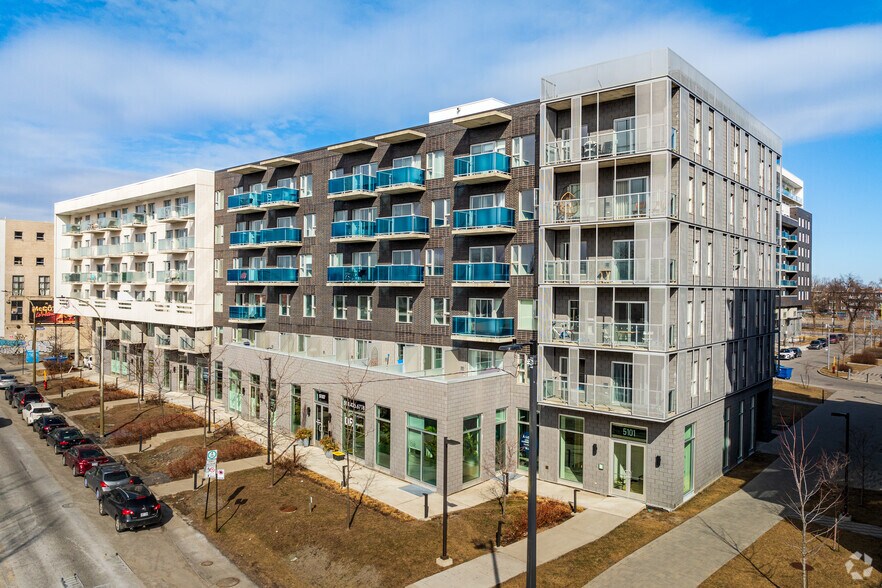 2542 Pl Pierre, Montréal, QC à louer - Photo principale – Image 1 sur 3
