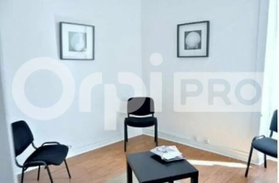 Bureau dans Saint-Brieuc à louer - Photo de l’immeuble – Image 2 sur 4