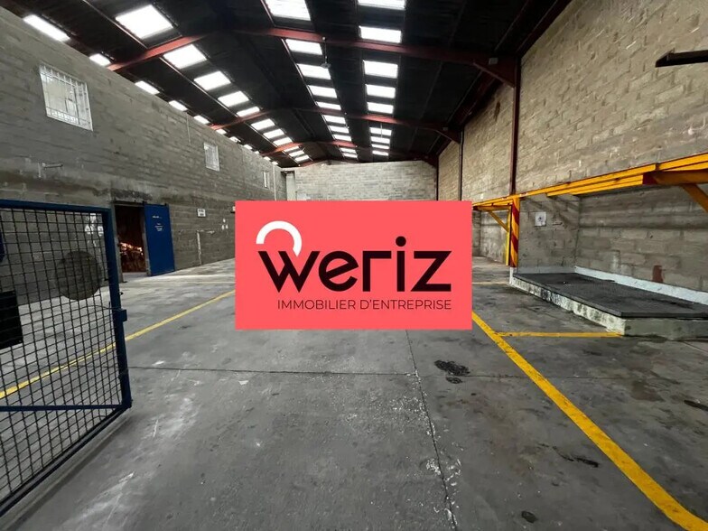 Local d’activités dans Châteauneuf-les-Martigues à louer - Photo de l’immeuble – Image 1 sur 8