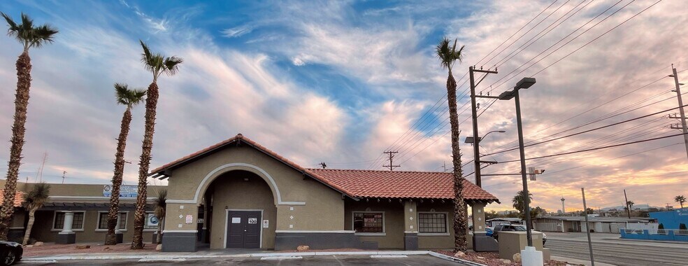 730 N Eastern Ave, Las Vegas, NV à louer - Photo de l’immeuble – Image 1 sur 6