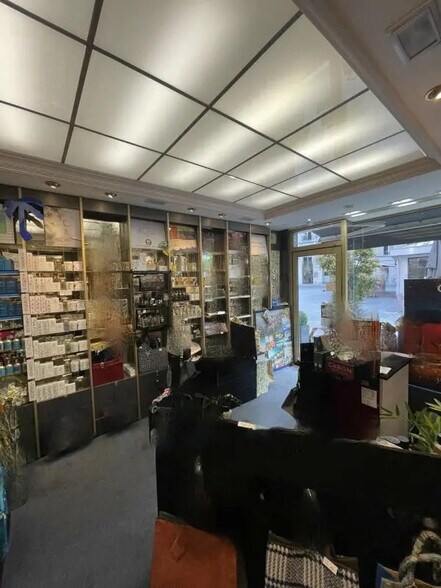 Local commercial dans Reims à louer - Photo de l’immeuble – Image 2 sur 4