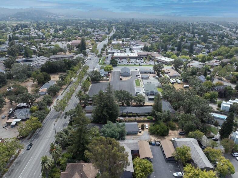 8585 Old Redwood Hwy, Windsor, CA à vendre - Photo de l’immeuble – Image 3 sur 9