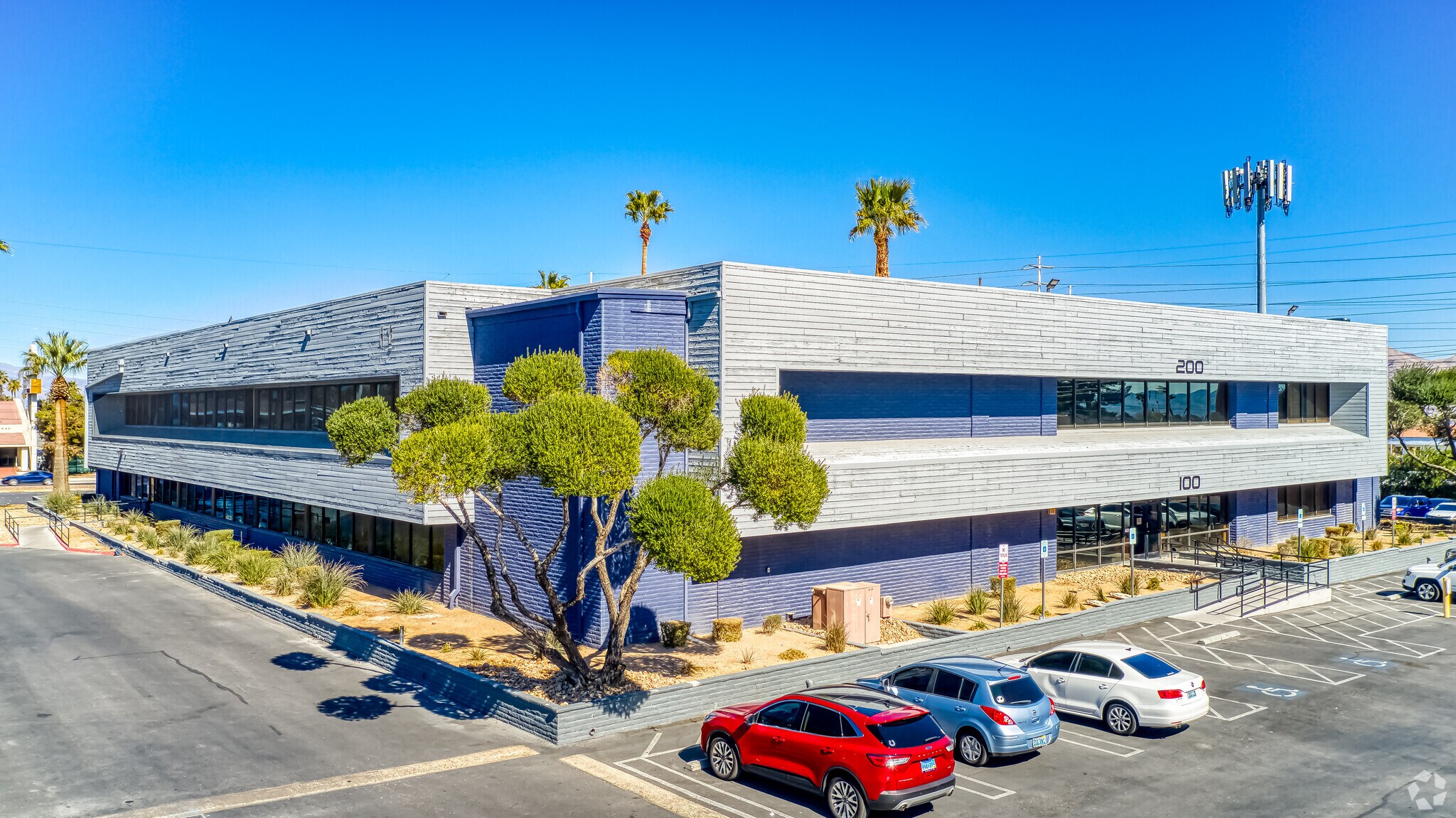 1785 E Sahara Ave portefeuille de 2 biens à vendre sur LoopNet.fr Photo principale– Image 1 sur 4