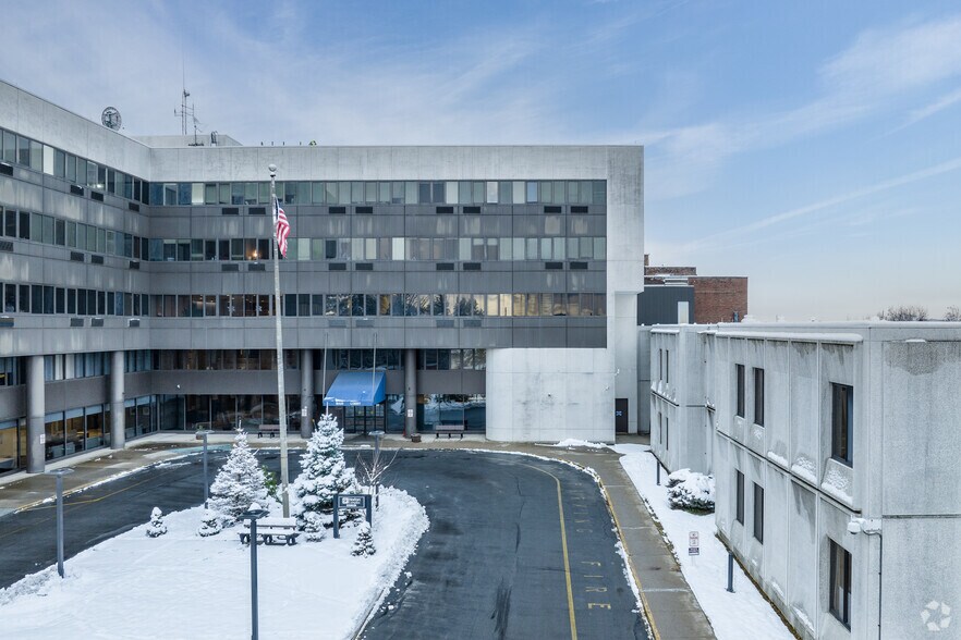 60 Prospect Ave, Middletown, NY à louer - Photo de l’immeuble – Image 2 sur 5