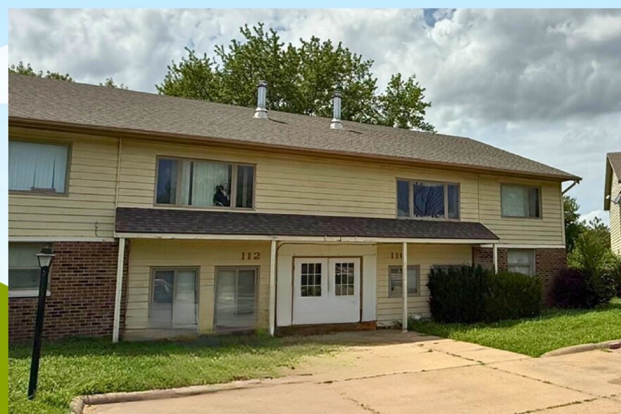 106-112 Cherry Hills ct, Hesston, KS à vendre - Photo de l’immeuble – Image 2 sur 8