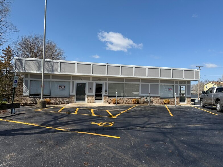 164-166 N Gilbert St, South Elgin, IL à louer - Photo principale – Image 1 sur 9