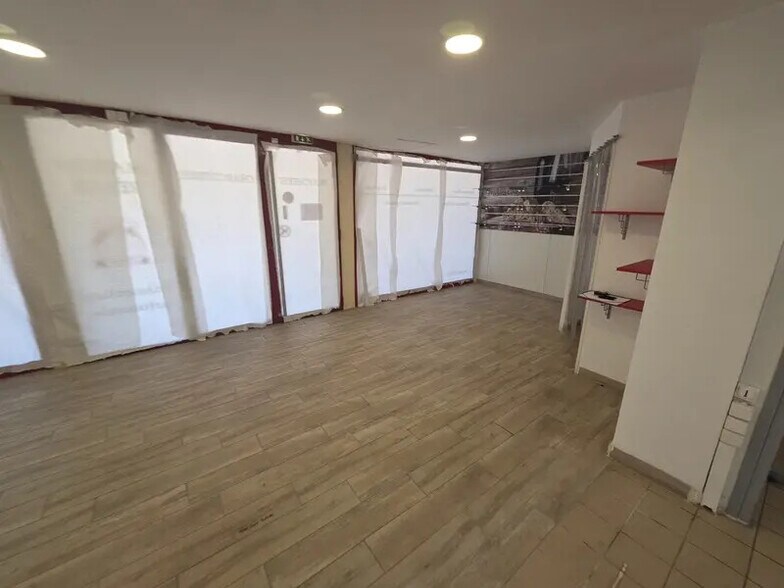 Local commercial dans Méjannes-le-Clap à vendre - Photo de l’immeuble – Image 3 sur 27
