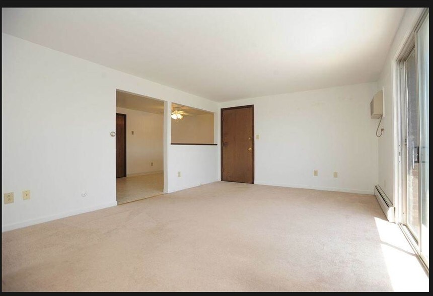 1392 Nash Rd, North Tonawanda, NY à vendre - Photo intérieure – Image 3 sur 4