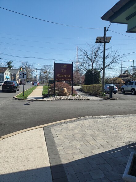 375 Georges Rd, Dayton, NJ à vendre - Photo de l’immeuble – Image 2 sur 7