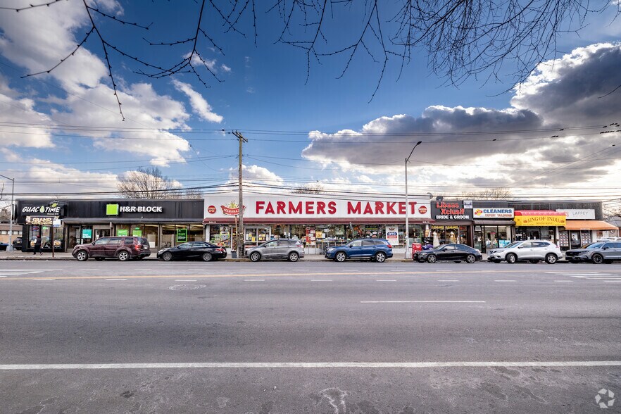 249-02-249-20 Hillside Ave, Bellerose, NY à louer - Photo de l’immeuble – Image 3 sur 9
