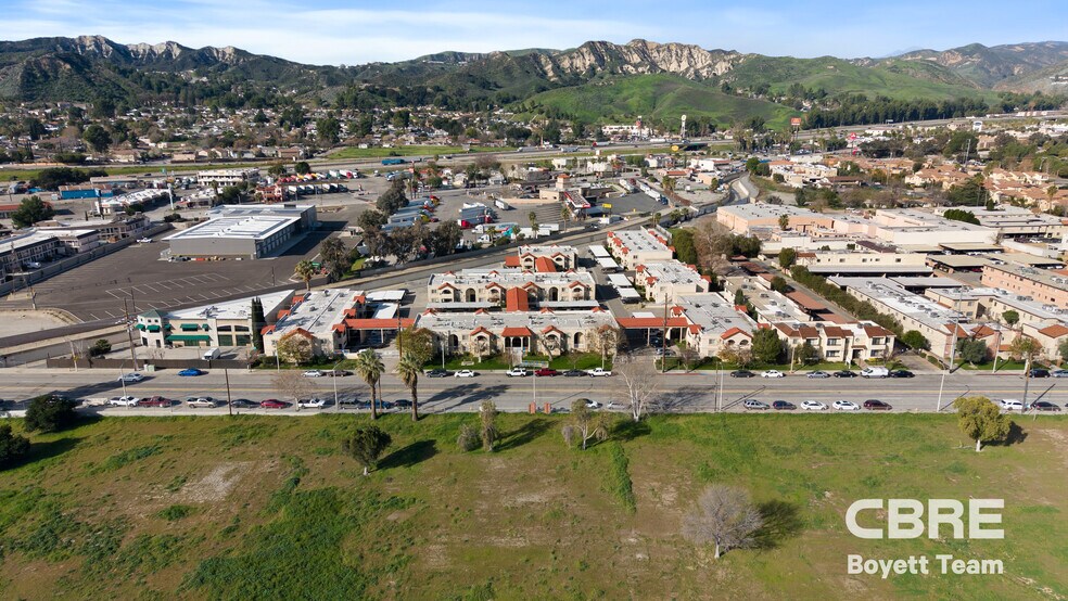 31657 Ridge Route Rd, Castaic, CA à vendre - Photo de l’immeuble – Image 3 sur 17