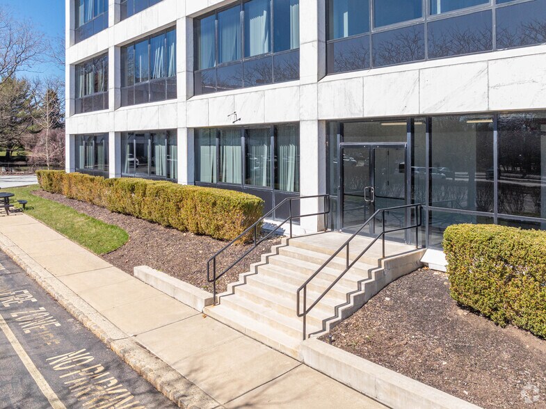 99 Cherry Hill Rd, Parsippany, NJ à vendre - Photo de l’immeuble – Image 3 sur 7