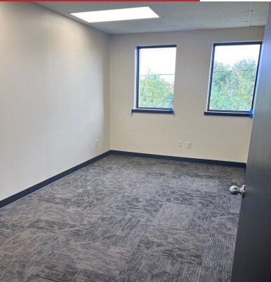 22000 Springbrook Ave, Farmington Hills, MI à louer - Photo intérieure – Image 2 sur 7