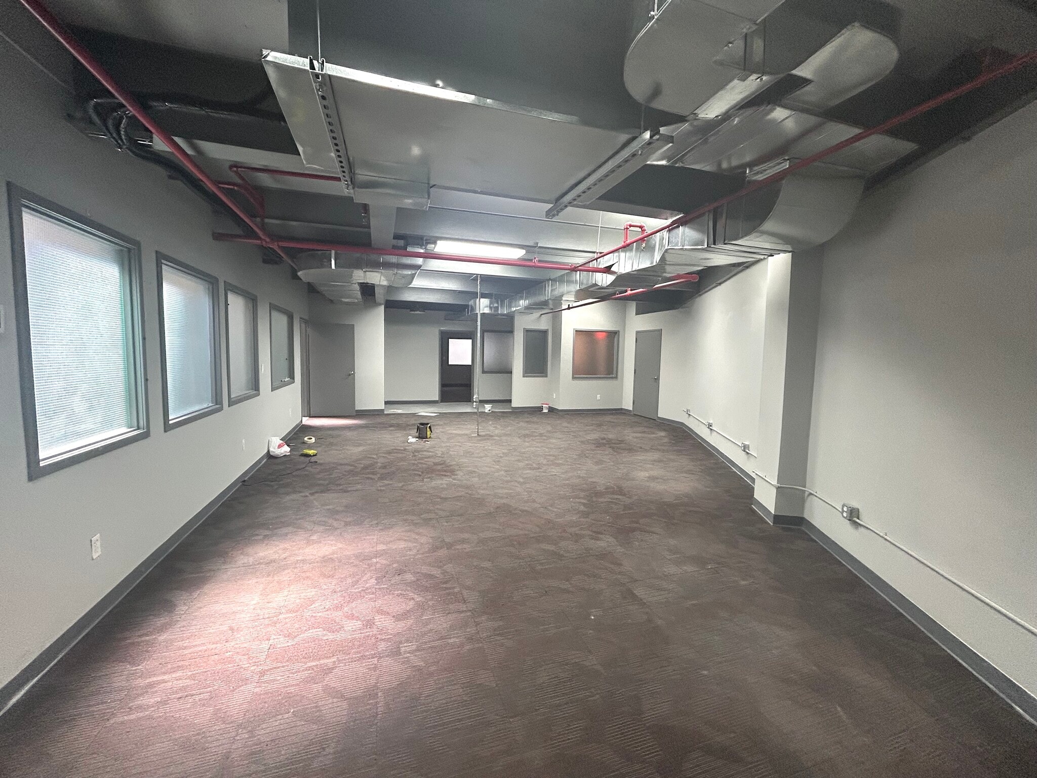 33-20 55th St, Woodside, NY à louer Photo intérieure– Image 1 sur 2