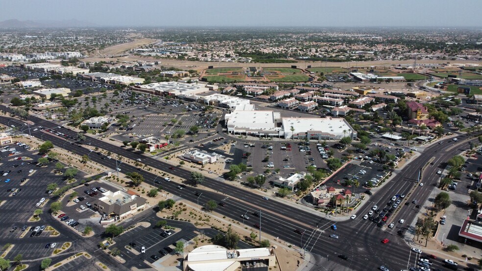 8055 W Bell Rd, Peoria, AZ à louer - Photo de l’immeuble – Image 3 sur 19