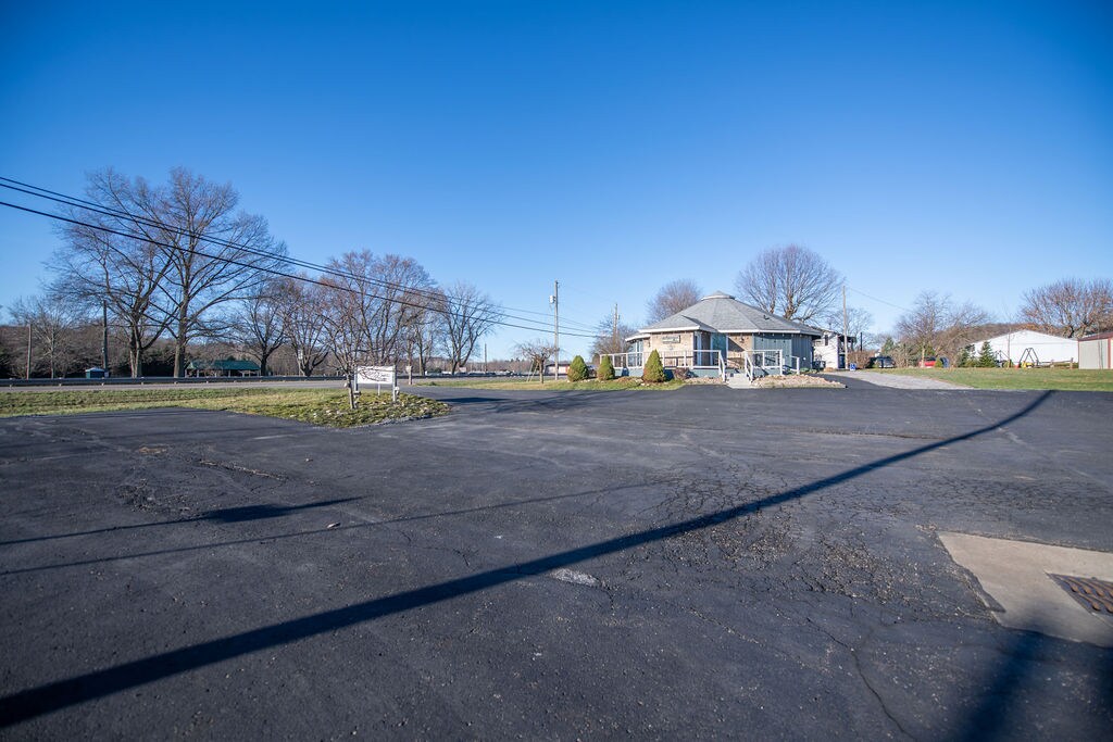 411 W Canal St, Malvern, OH à vendre Photo principale– Image 1 sur 33