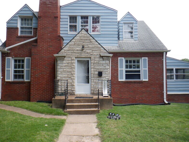 2425 Petrova Ave, Jennings, MO à vendre - Photo de l’immeuble – Image 3 sur 5